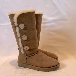 UGG Bailey Button Triplet - chestnut size 8us